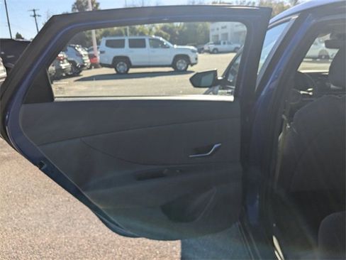 Used 2024 Hyundai Elantra SEL image 25