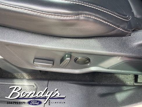 Used 2025 Ford Bronco Outer Banks image 9