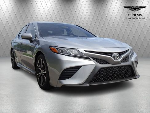 Used 2019 Toyota Camry SE FWD image 5
