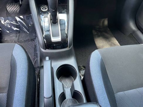 Used 2025 Nissan Versa SV FWD image 39