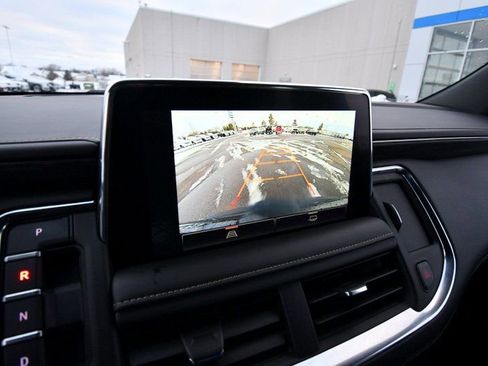 Used 2024 GMC Yukon SLT AWD/4WD image 24