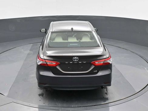 Used 2019 Toyota Camry LE image 21