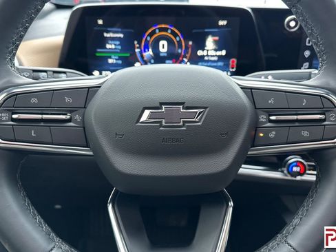 Used 2025 Chevrolet Equinox ACTIV w/ Convenience Package III image 27