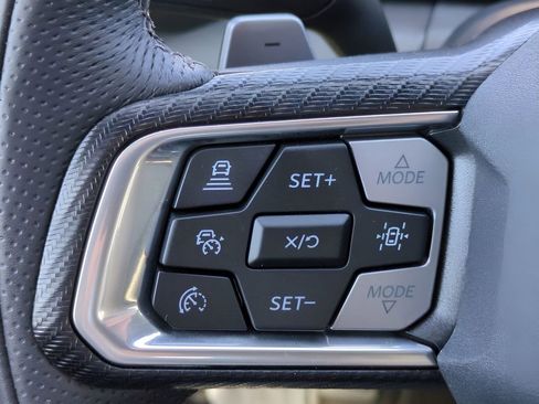 Used 2025 Ford Mustang GT Premium image 23