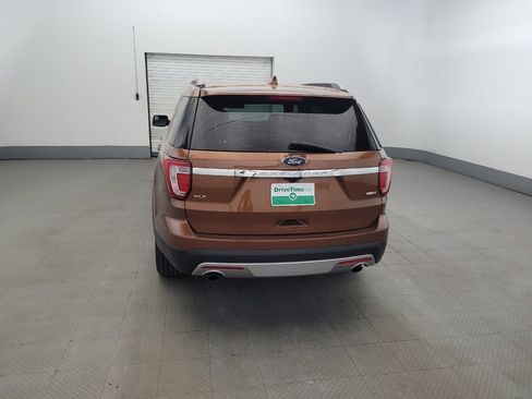 Used 2017 Ford Explorer XLT w/ Equipment Group 201A AWD/4WD image 6