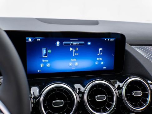 New 2026 Mercedes-Benz GLA 250 GLA 250 image 23