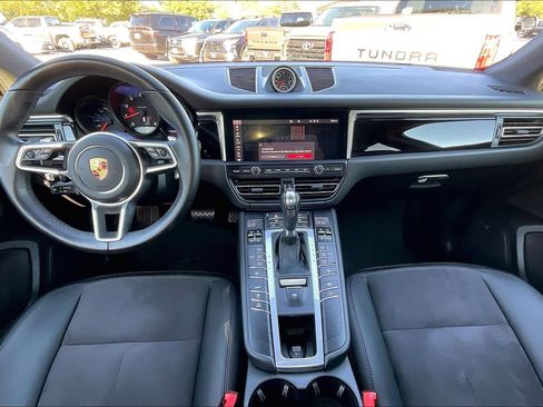 Used 2021 Porsche Macan image 27