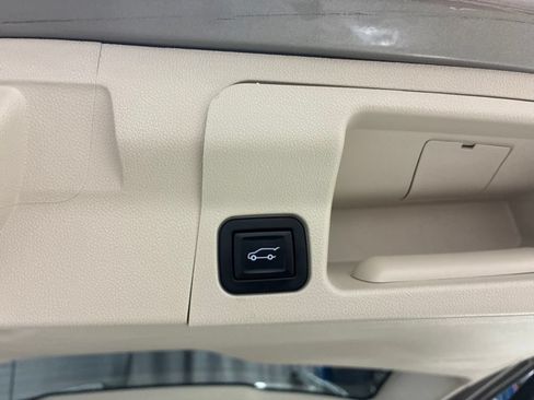 Used 2022 GMC Acadia Denali w/ Denali Ultimate Package AWD/4WD image 20