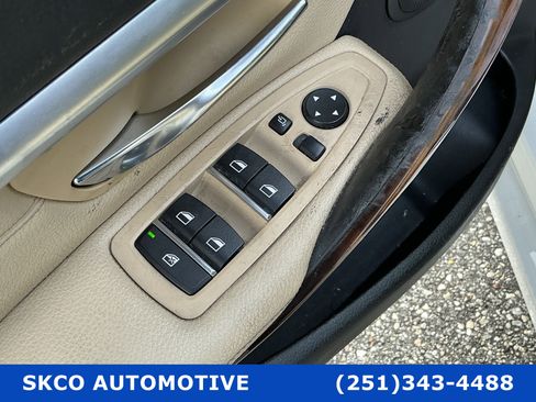Used 2017 BMW 330i xDrive Sedan w/ Premium Package image 23