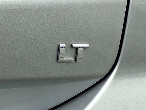 Used 2024 Chevrolet Equinox LT w/ LPO, Floor Liner Package FWD image 29