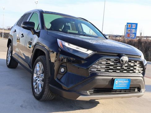 Used 2022 Toyota RAV4 Limited image 6