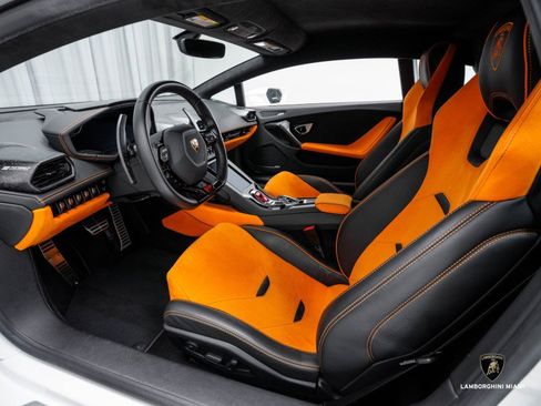 Used 2021 Lamborghini Huracan EVO image 26