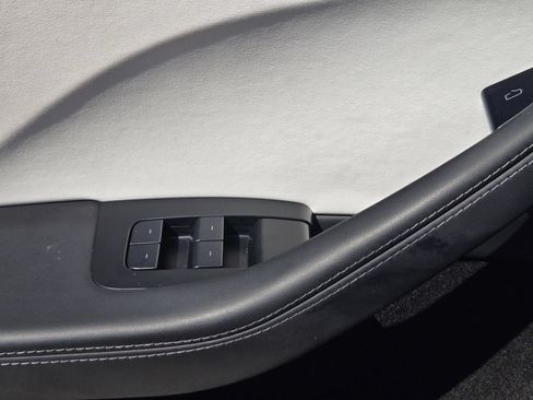 Used 2025 Tesla Model 3 Long Range RWD image 11
