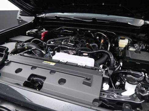 Used 2025 Toyota Tacoma TRD Off-Road w/ TRD Off Road Upgrade Package image 12