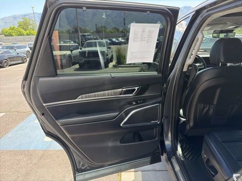 Used 2024 Kia Telluride SX Prestige w/ Towing Package AWD/4WD image 21