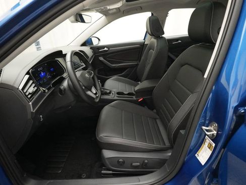Used 2023 Volkswagen Jetta SE FWD image 7