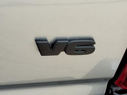 Used 2023 Toyota Tacoma SR image 13