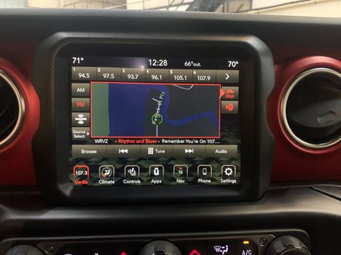 Used 2021 Jeep Wrangler Unlimited Rubicon AWD/4WD image 21
