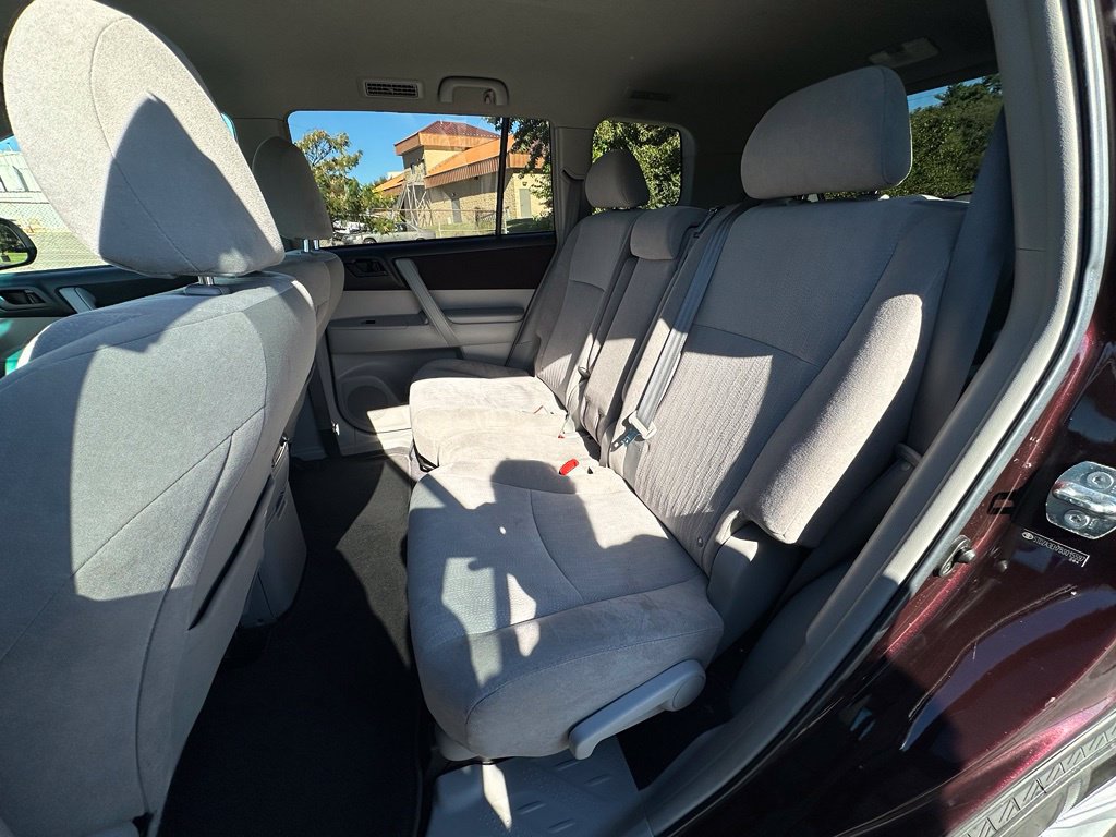 Used 2011 Toyota Highlander 2WD w/ Cold Weather Pkg image 26