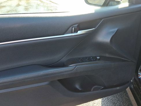 Used 2021 Toyota Camry XLE w/ Navigation Package image 12