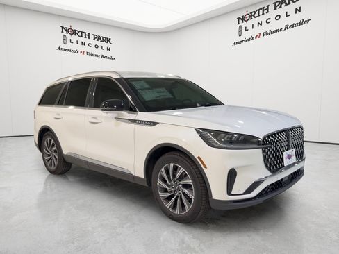 New 2026 Lincoln Aviator 2WD image 7