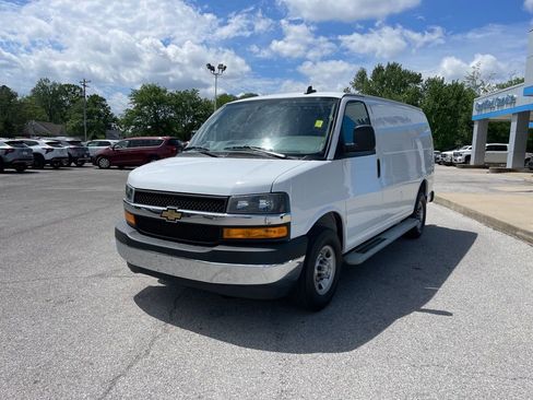 Used 2024 Chevrolet Express 2500 w/ Driver Convenience Package image 4