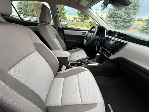 Used 2017 Toyota Corolla LE w/ Carpet Mat Package (TMS) FWD image 14