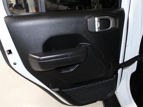 Used 2020 Jeep Wrangler Unlimited Sport S AWD/4WD image 17