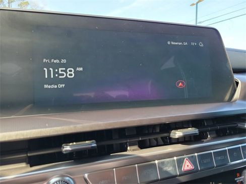 Used 2025 Kia Telluride S image 27