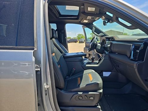 Used 2024 GMC Sierra 1500 AT4 w/ Technology Package AWD/4WD image 20