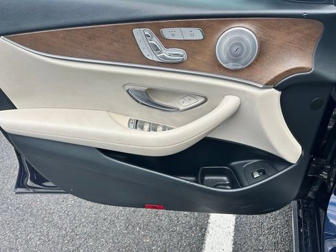 Used 2019 Mercedes-Benz E 300 image 20
