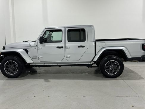 Used 2023 Jeep Gladiator Overland image 11