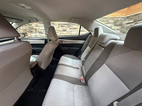 Used 2018 Toyota Corolla LE image 26