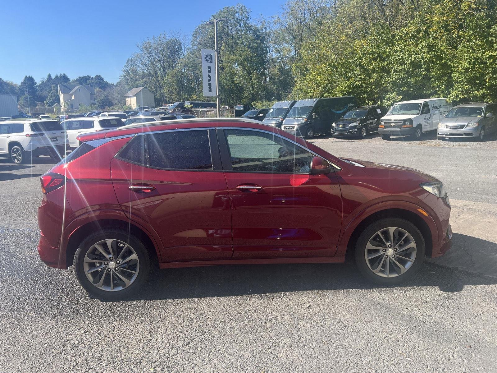Used 2023 Buick Encore GX Select w/ Sport Touring Package FWD image 2