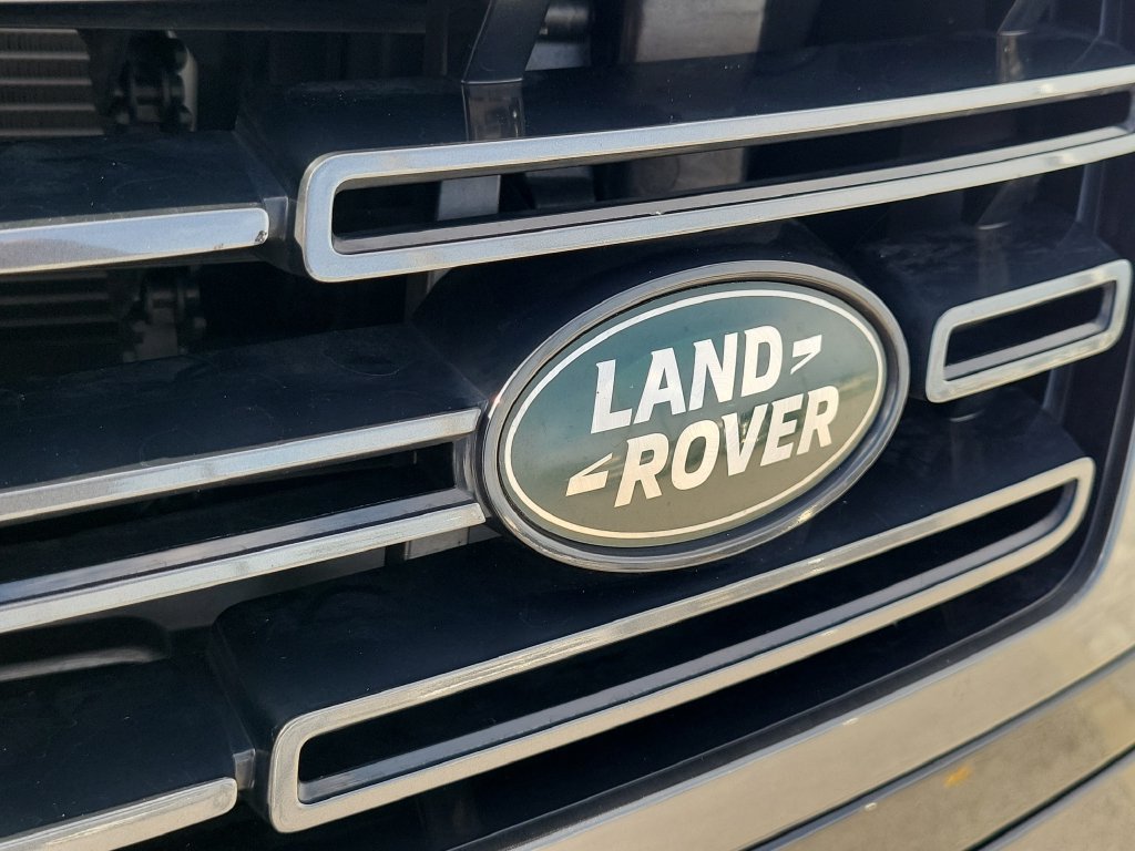 Certified 2025 Land Rover Range Rover SE AWD/4WD image 10