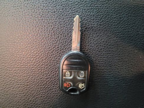 Used 2017 Ford Expedition XLT image 32