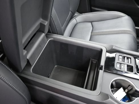 Certified 2025 Honda Pilot Touring image 41