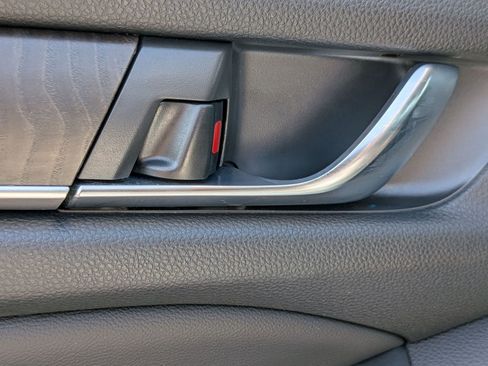 Used 2021 Honda Accord Touring image 29