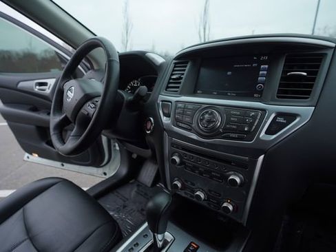 Used 2018 Nissan Pathfinder SL w/ Midnight Edition Package image 31