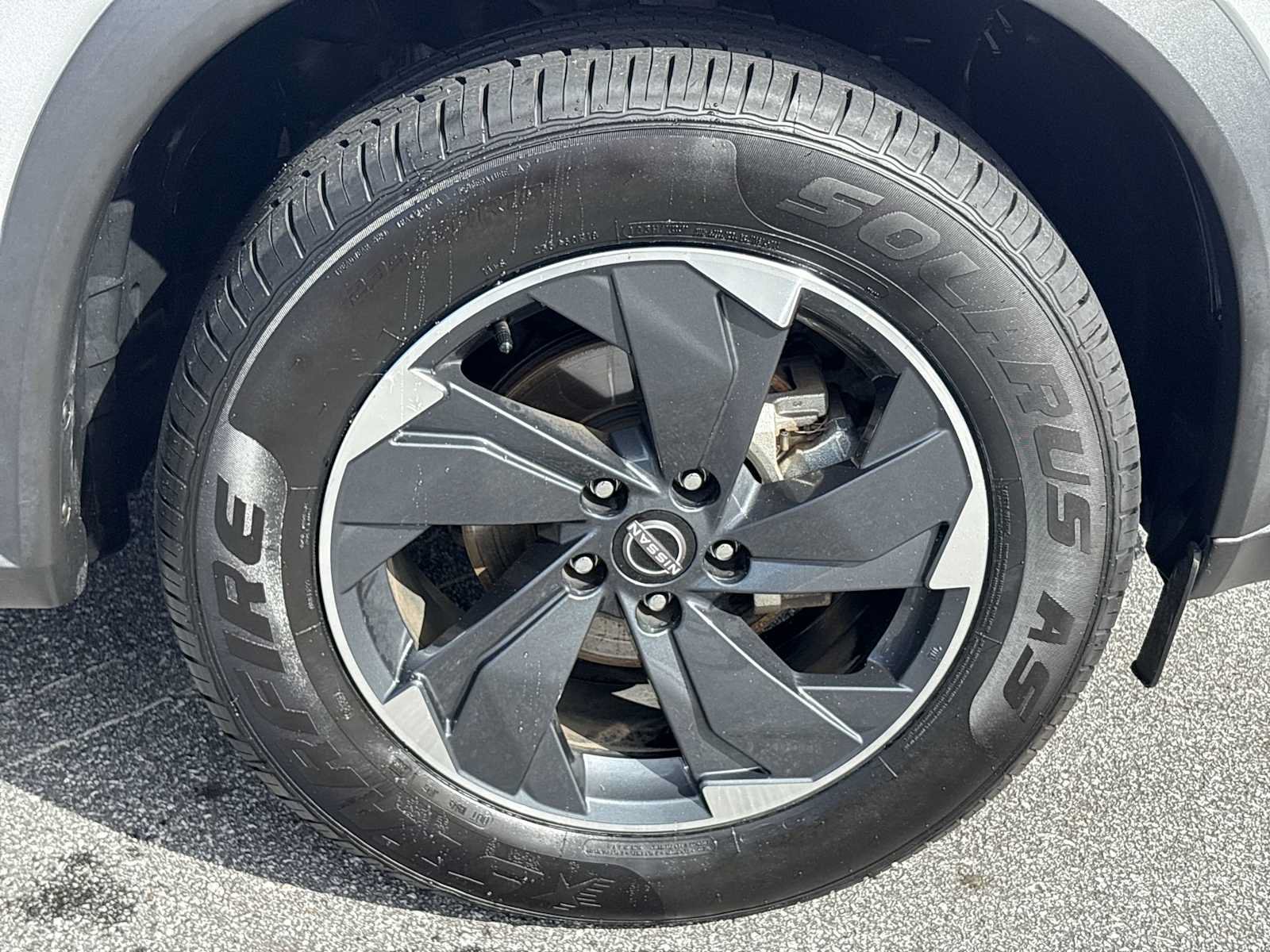 Used 2025 Nissan Rogue SV FWD image 31