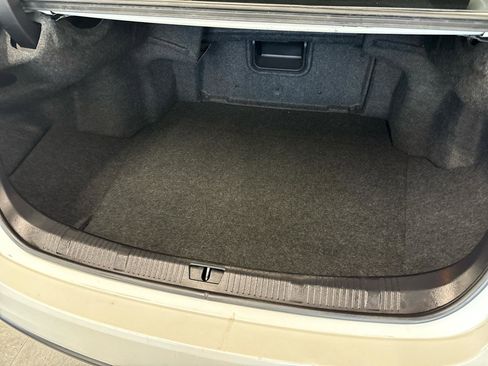 Used 2015 Toyota Avalon XLE FWD image 41