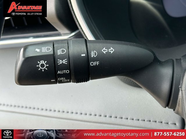 Used 2023 Toyota Highlander Limited AWD/4WD image 30