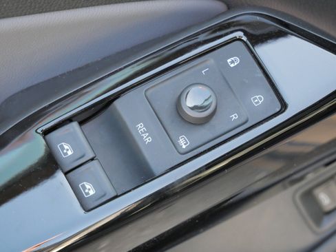 Certified 2023 Volkswagen ID.4 Pro S image 19