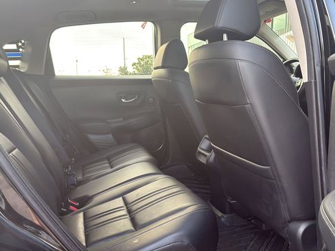 Used 2023 Honda HR-V EX-L image 11