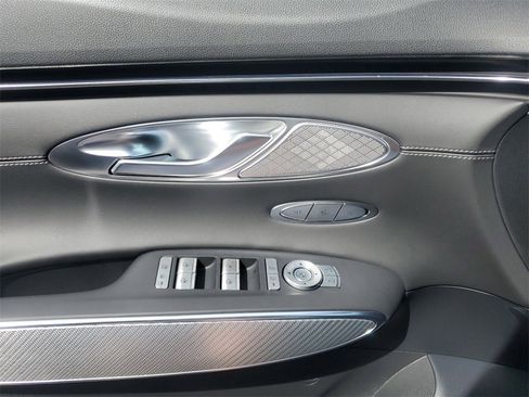 Used 2024 Genesis GV70 3.5T Sport image 9