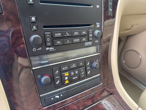 Used 2009 Cadillac Escalade AWD image 27