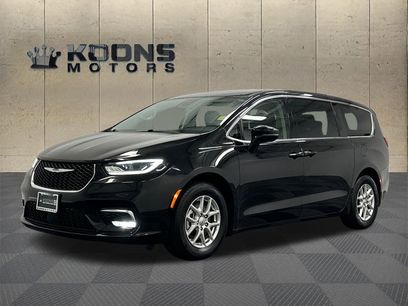 Used 2024 Chrysler Pacifica Touring-L