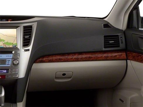 Used 2010 Subaru Outback 2.5i AWD/4WD image 14