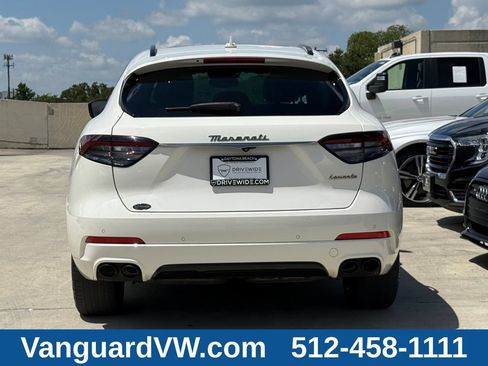Used 2022 Maserati Levante GT AWD/4WD image 7