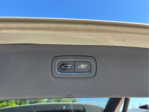Used 2018 Volvo XC90 T6 Momentum w/ Convenience Package AWD/4WD image 50